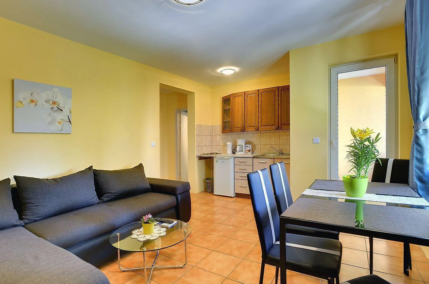 Apartment Ferienwohnung: Beachside Retreat with Pool and Wi-Fi Liznjan