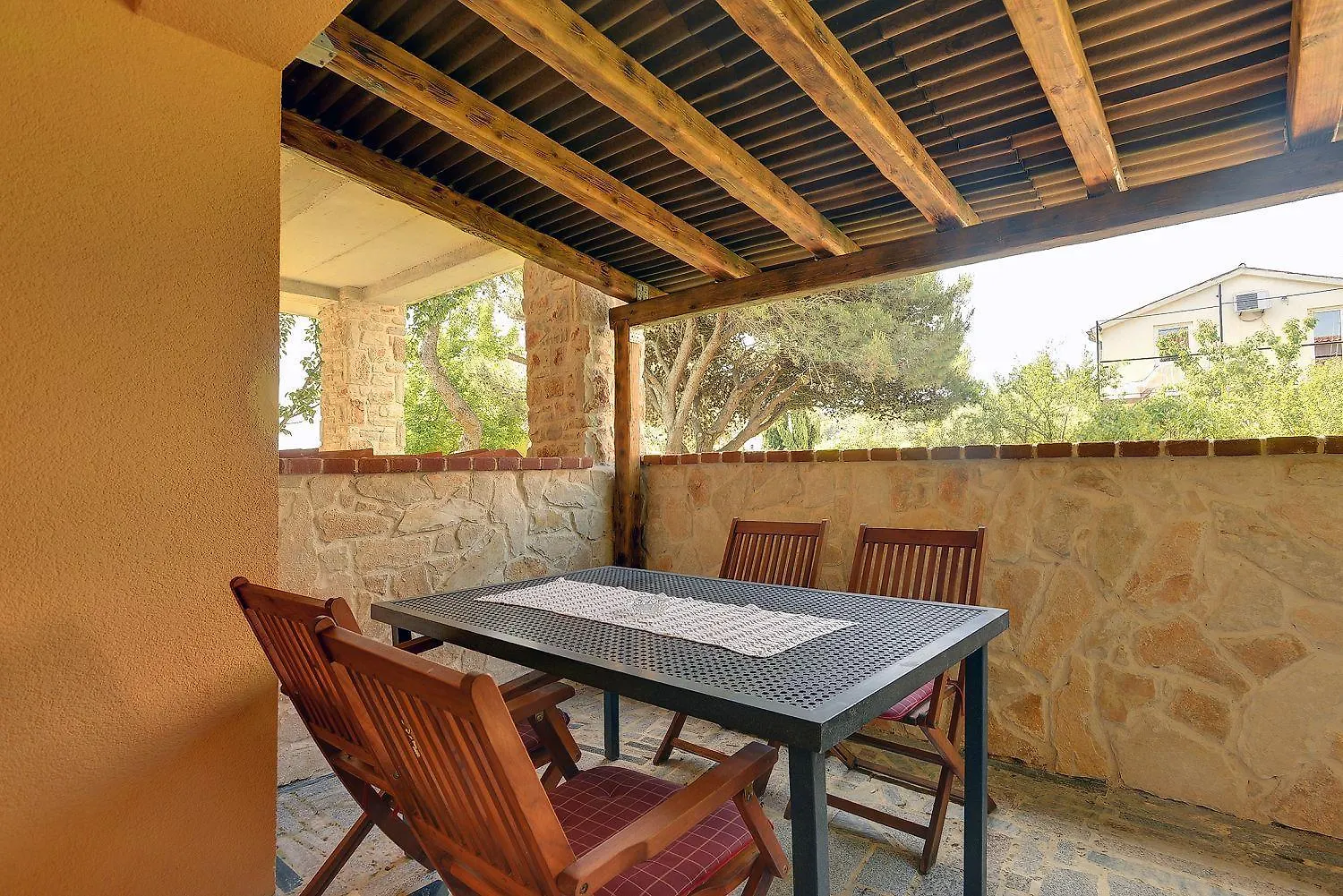 Apartment Ferienwohnung: Beachside Retreat with Pool and Wi-Fi Liznjan Croatia